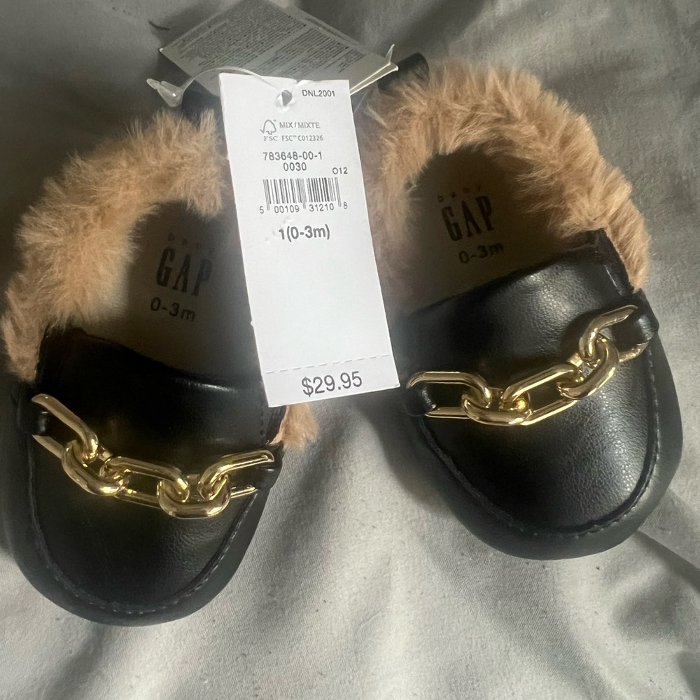 Baby GAP size 1 (0-3 mos) shoes